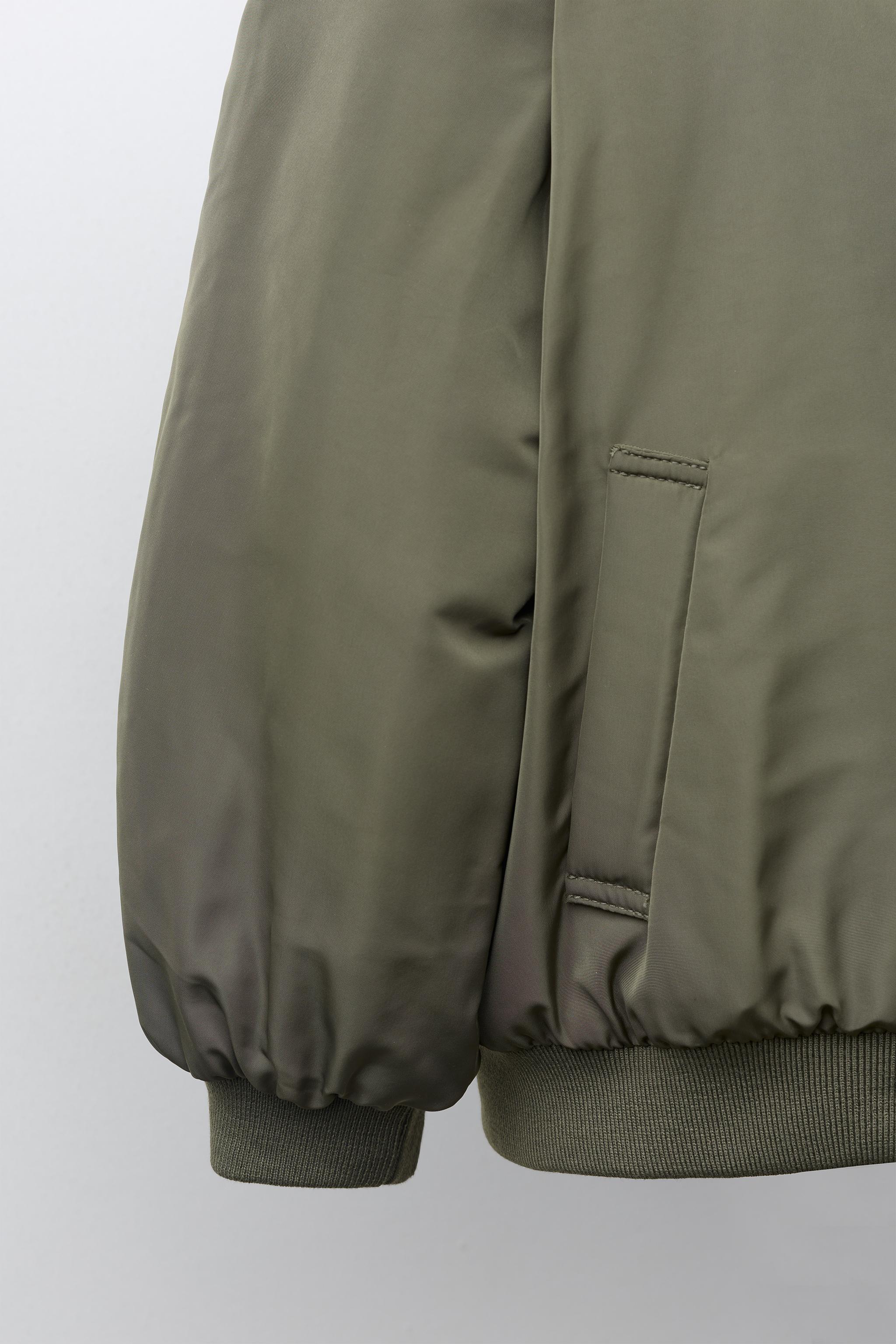 CONTRAST LINING BOMBER JACKET